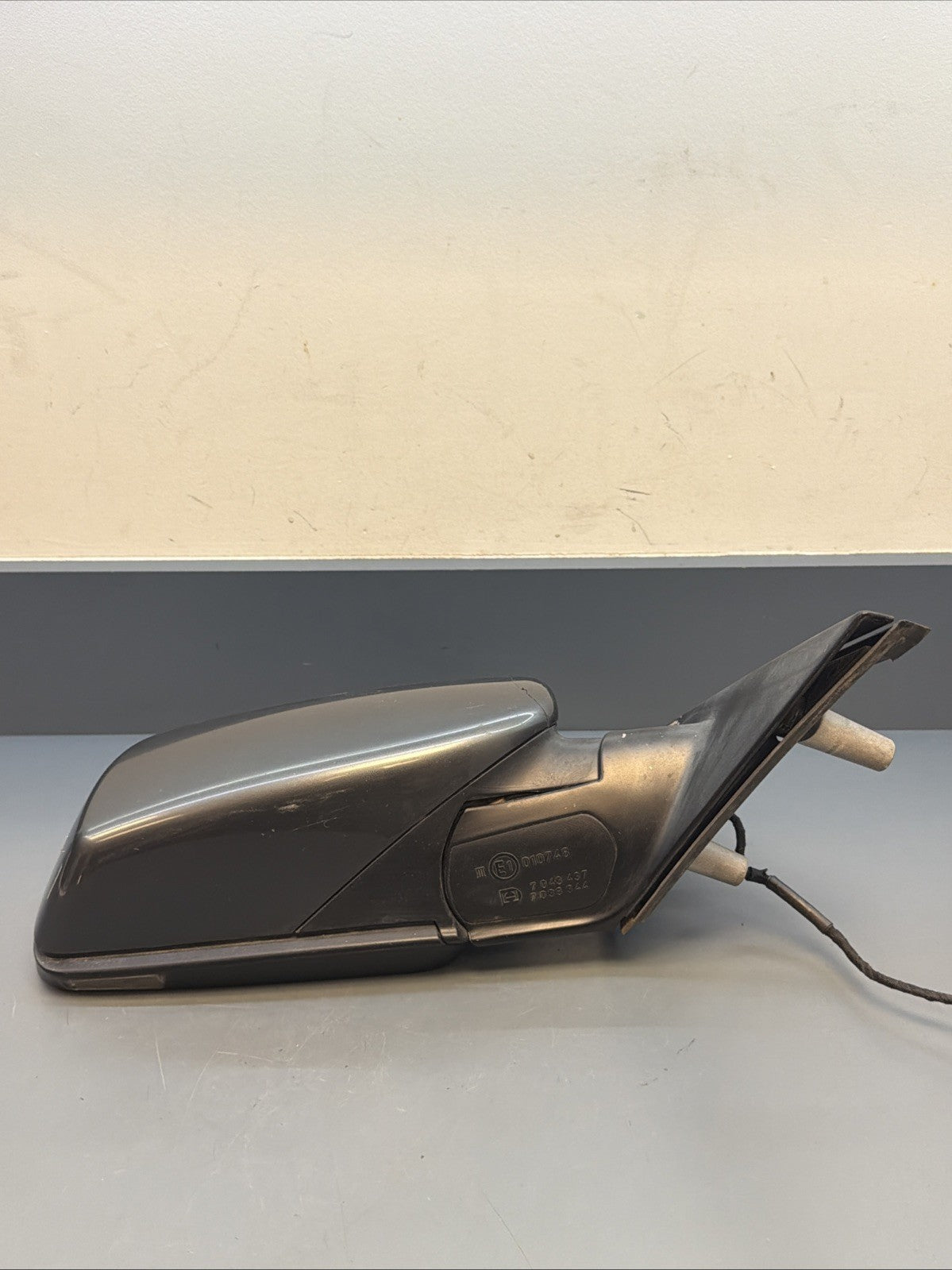 2006-2010 BMW 528i Front Right Side Door Side View Mirror Assembly 7043437 OEM