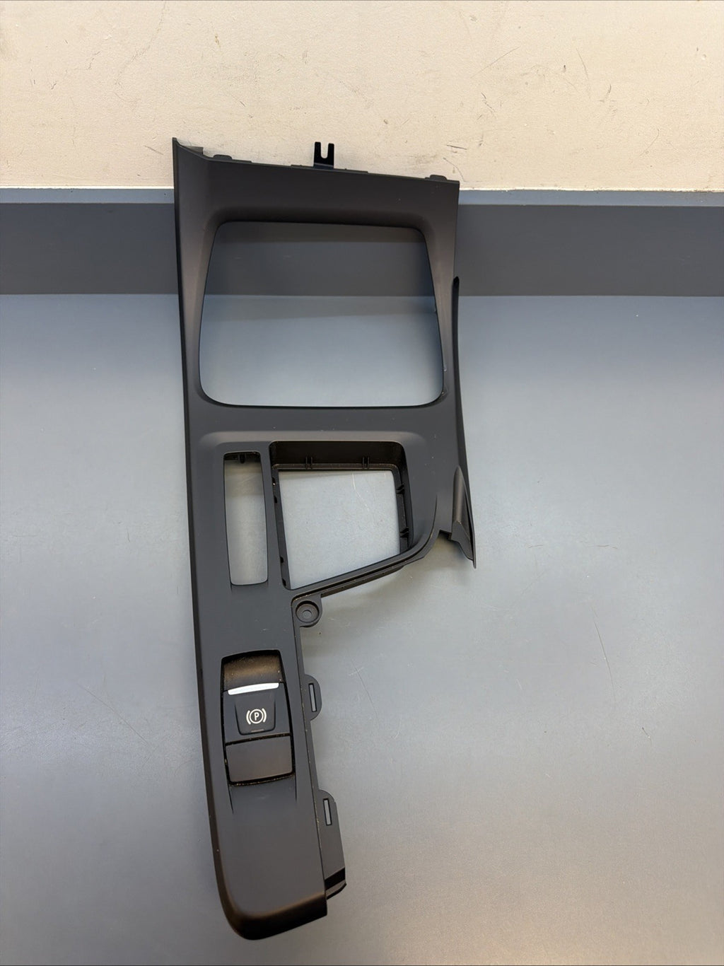 BMW 2018-2022 F39 X2 Center Console Shifter Upper Trim Panel w Switches 9490005