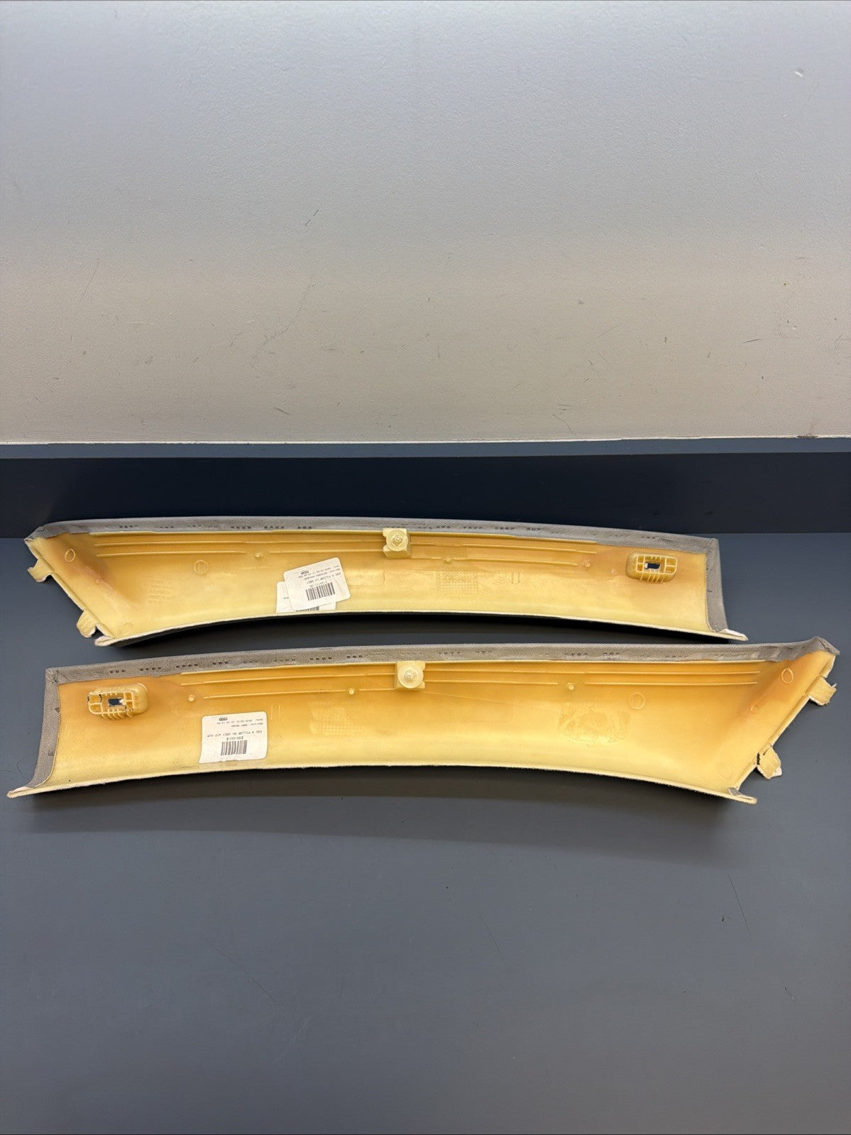 BMW E90 3 Series 4dr Front Left & Right A Pillar Cloth Trim 7058332 7058331 GRAY
