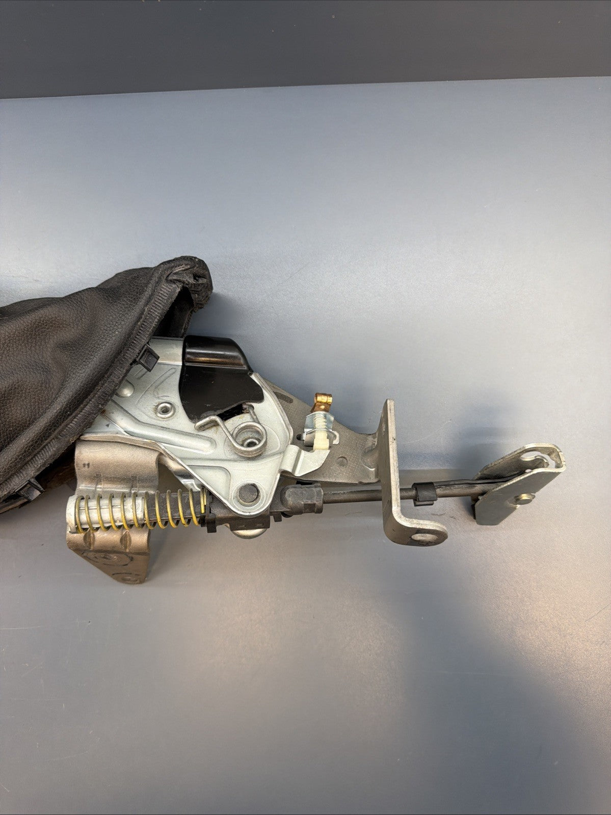 BMW E82 E88 128i 135i E90 E91 E92 E93 328i 335i HANDBRAKE LEVER ASSEMBLY 6764924