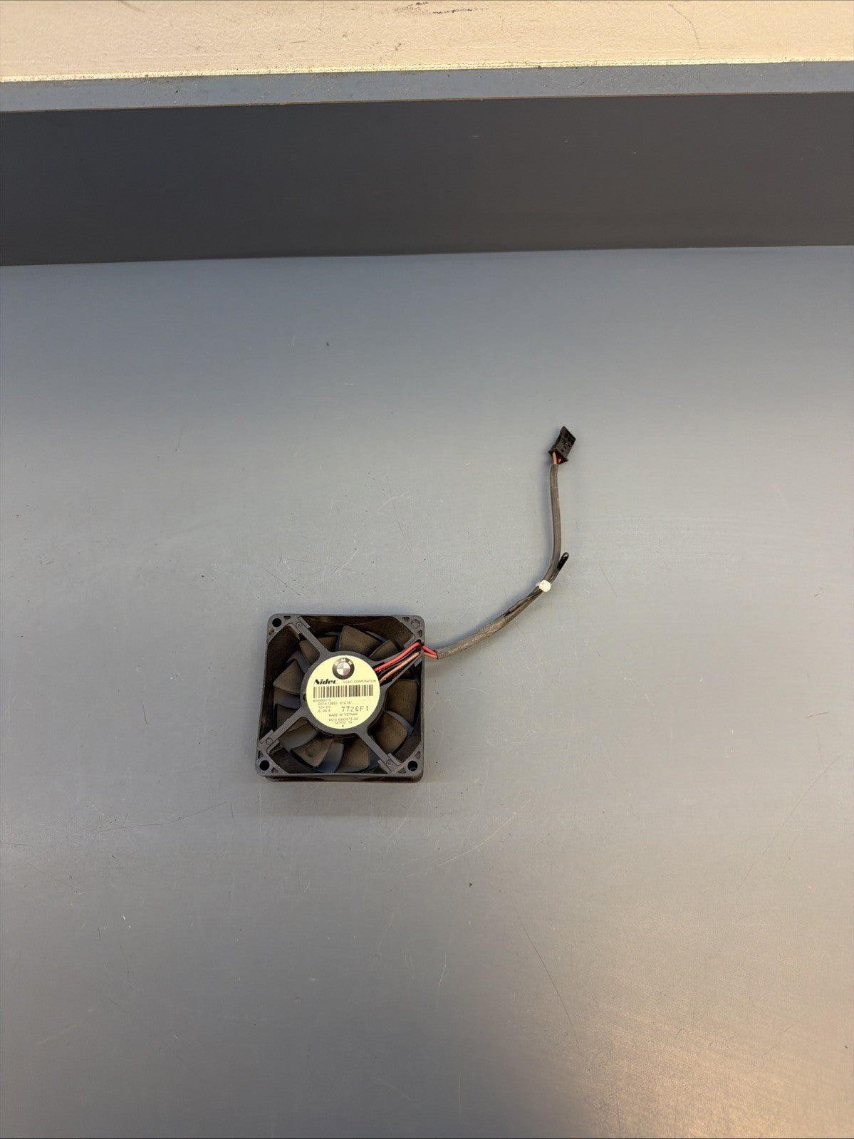 BMW E88 E90 E93 F10 F01 F02 F10 F13 Rear Cooling Fan Amplifier Motor 6983075