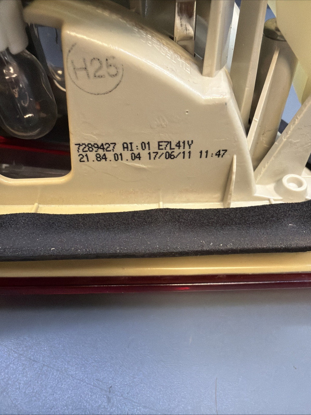 09-11 BMW E90 328i 335i Sedan Left Driver Trunk Taillight Light 7289427 OEM LCI