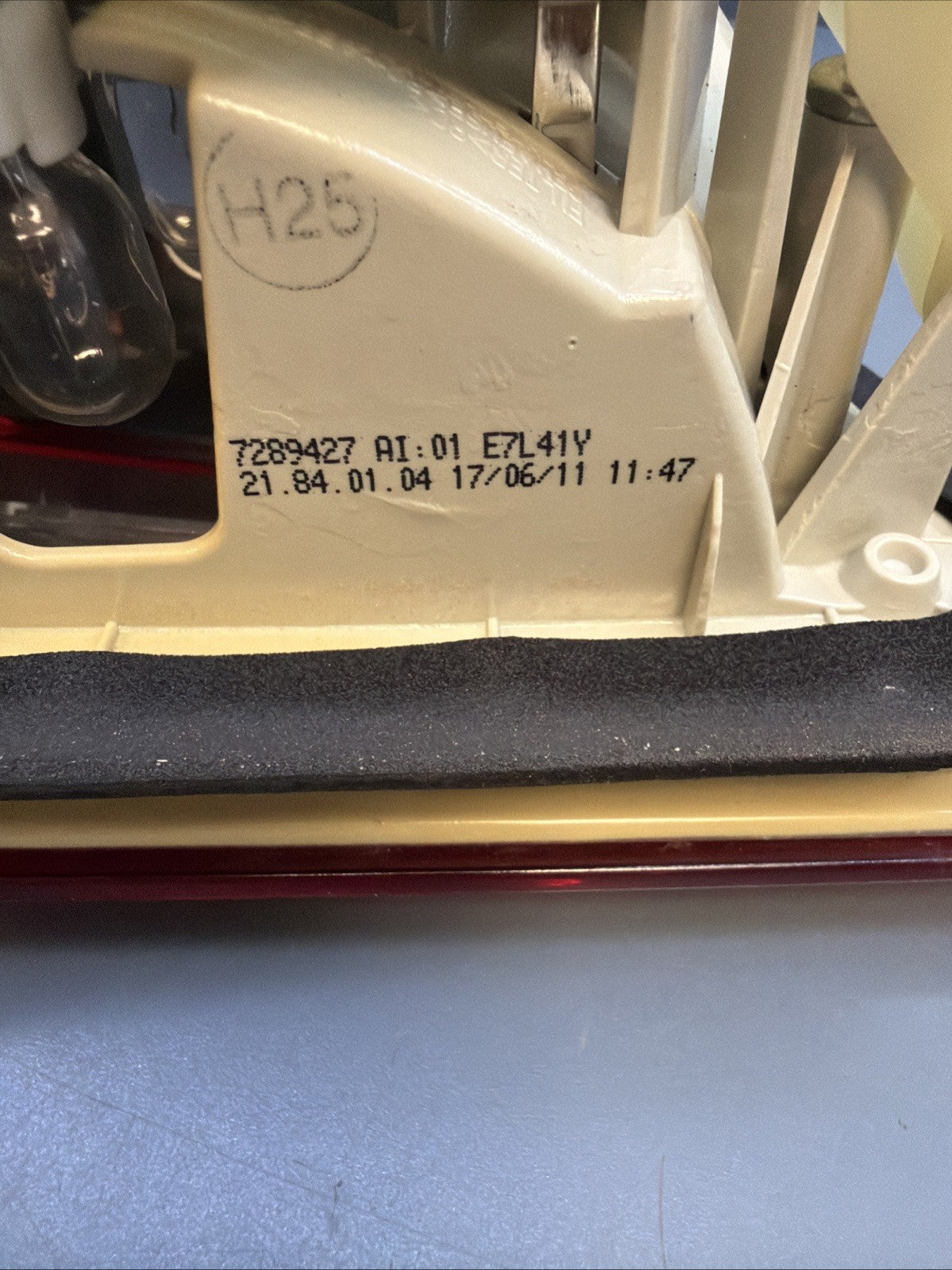 09-11 BMW E90 328i 335i Sedan Left Driver Trunk Taillight Light 7289427 OEM LCI