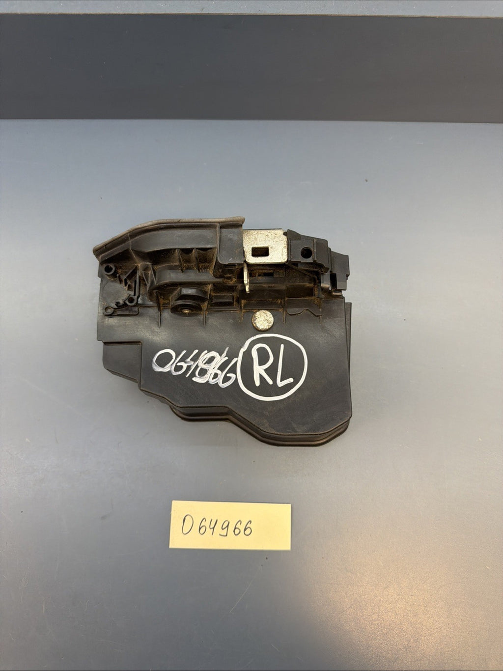 OEM REAR LEFT DOOR LOCK 2004 2005 2006 2007 2008 BMW E60 525I 530I 545I 7036171