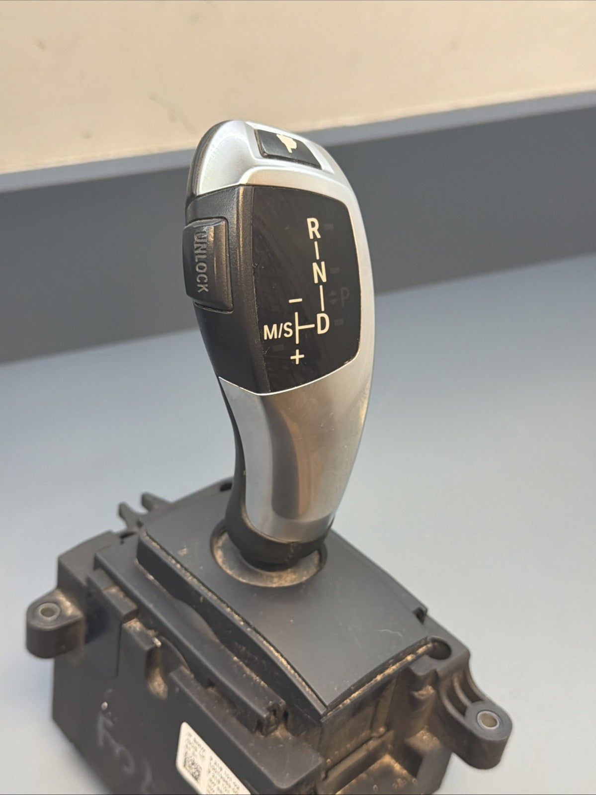 10-18 BMW F01 F07 F10 F25 Automatic Transmission Gear Selector Shifter 9218101