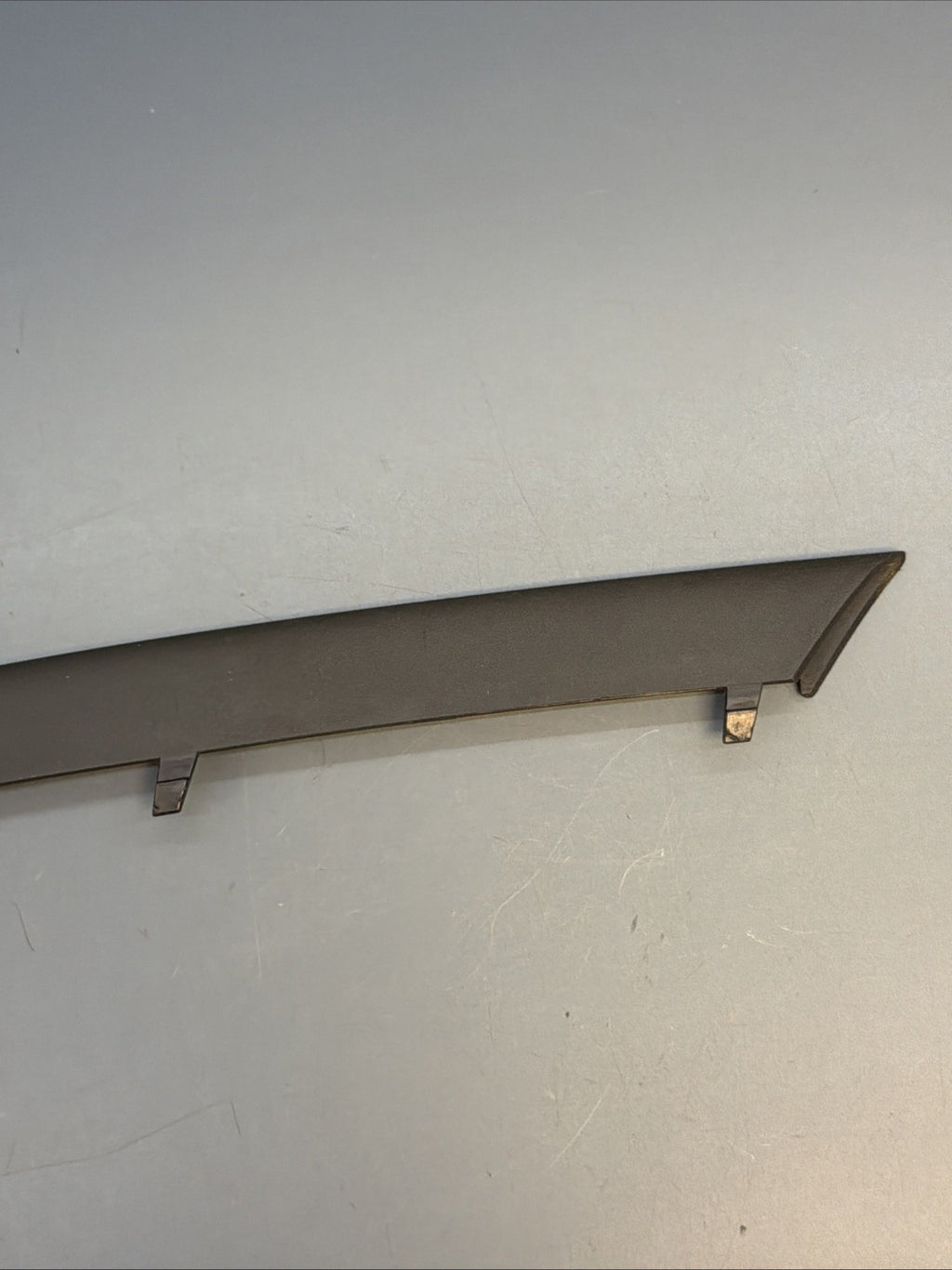 06-08 E90 E91 BMW 328I 335I FRONT BUMPER LOWER LEFT GRILLE INSERT TRIM T0615