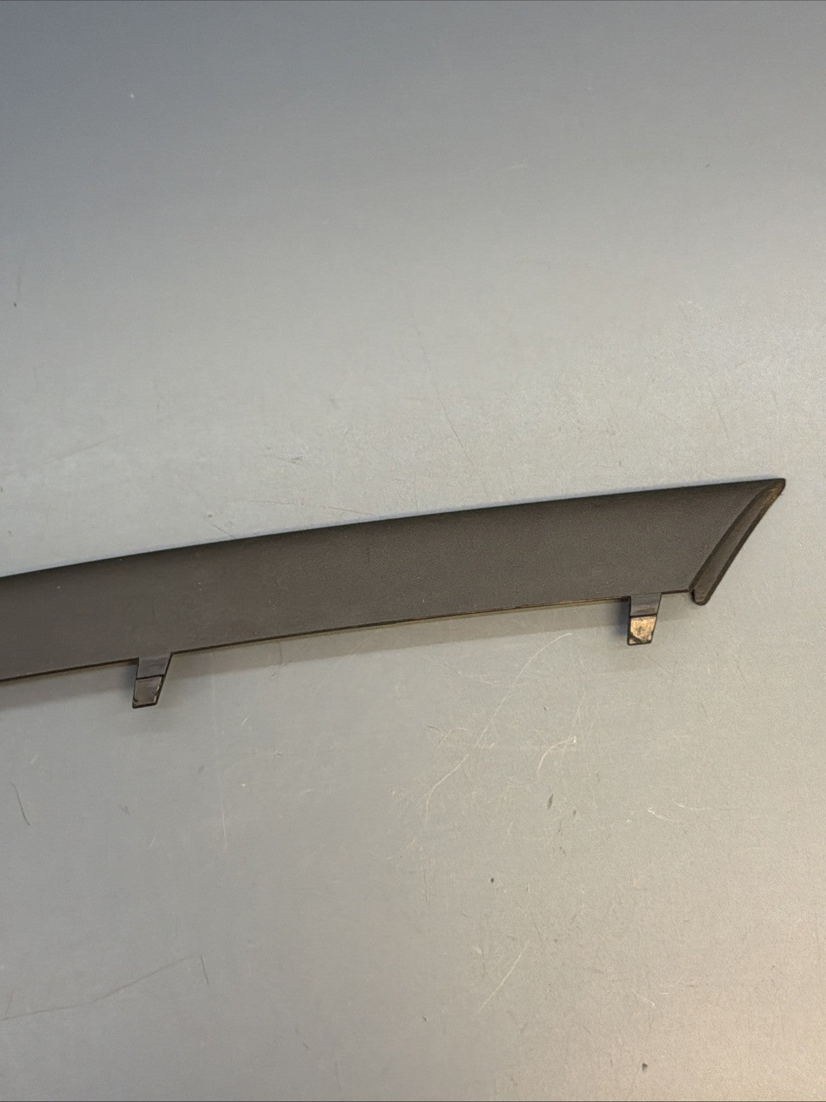 06-08 E90 E91 BMW 328I 335I FRONT BUMPER LOWER LEFT GRILLE INSERT TRIM T0615