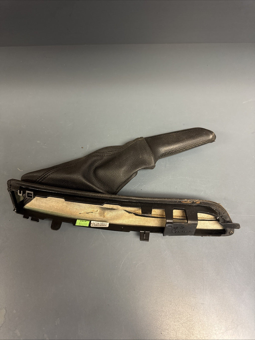 BMW 07-13 E88 E82 1 SERIES EMERGENCY PARKING BRAKE BOOT COVER BLACK OEM 9142741