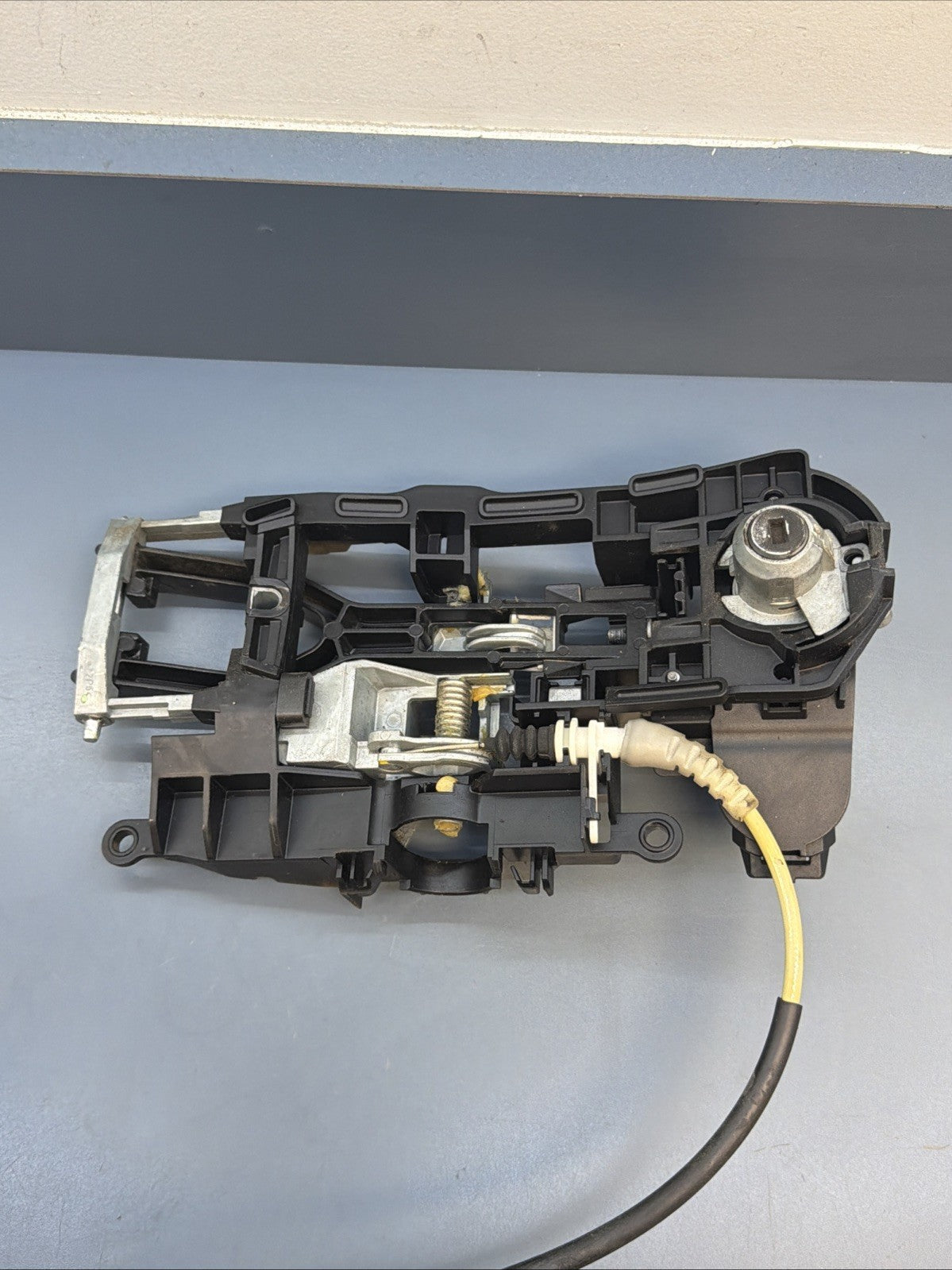 BMW F10 550I 535I M5 (11-16) OEM FRONT LEFT DRIVER DOOR LOCK SOFT CLOSE 7185689