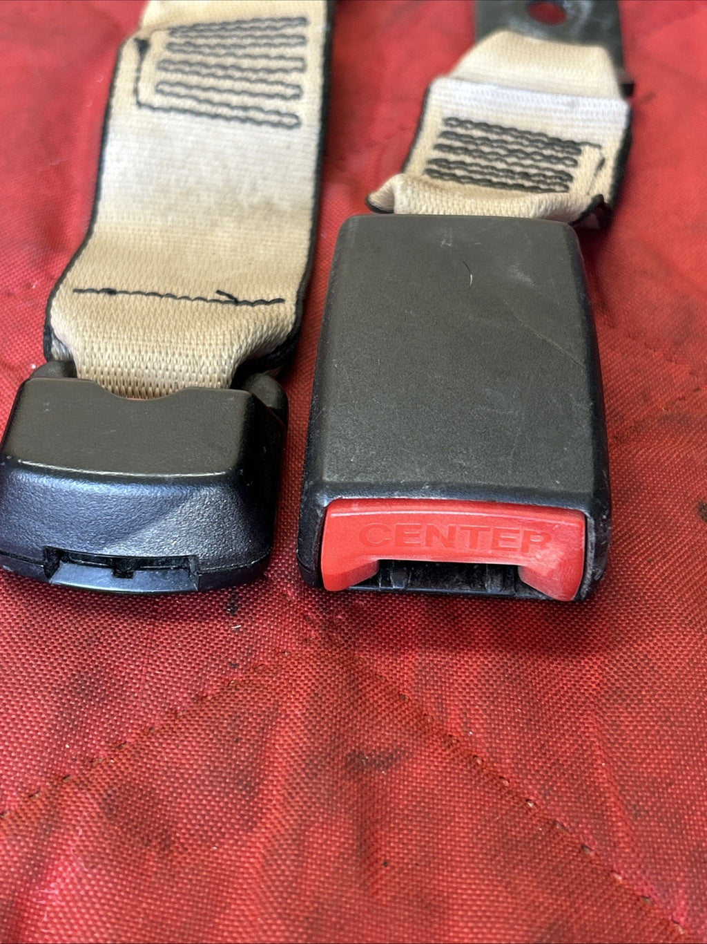 BMW E39 5-Series rear middle seat belt buckle beige 8198478