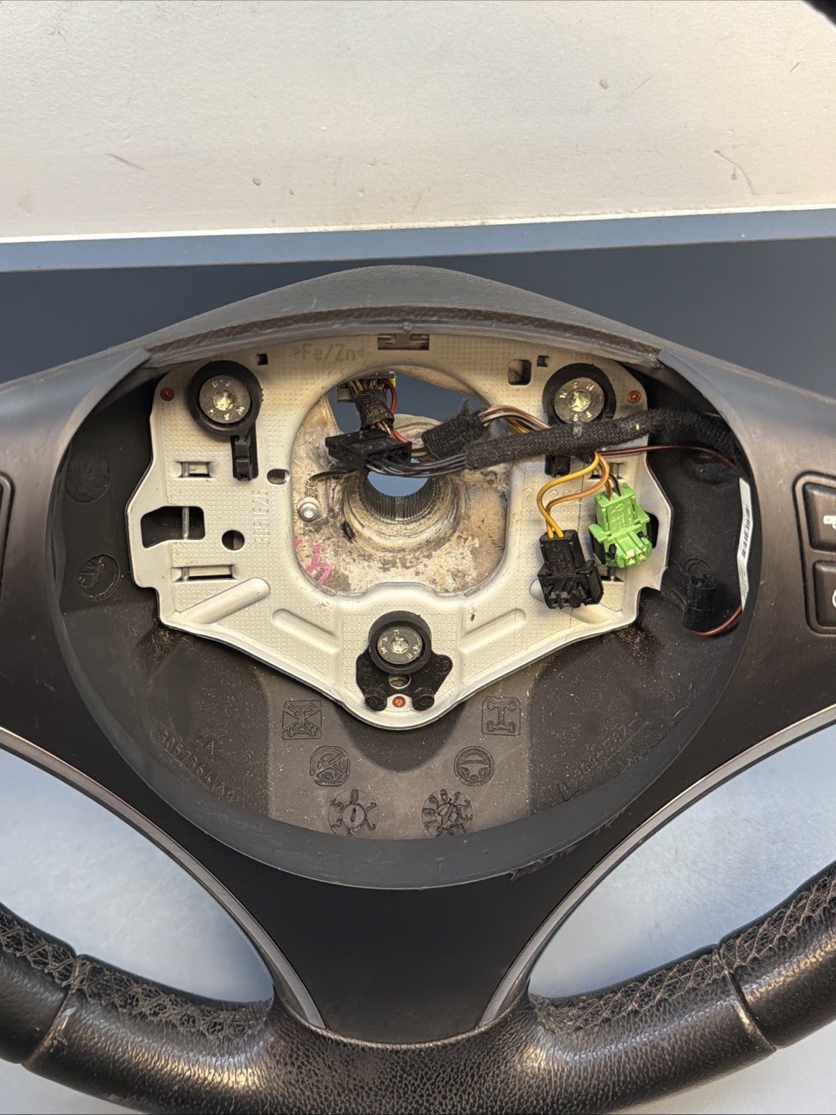 07-10 BMW 328i E90 E91 E92 Steering Wheel w/ Multifunctional Switch 6769894 OEM