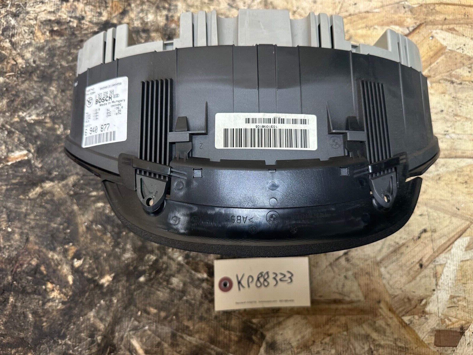 BMW E46 325i SPEDOMETER AND INSTRUMENT CLUSTER MPH OEM BMW 6940877