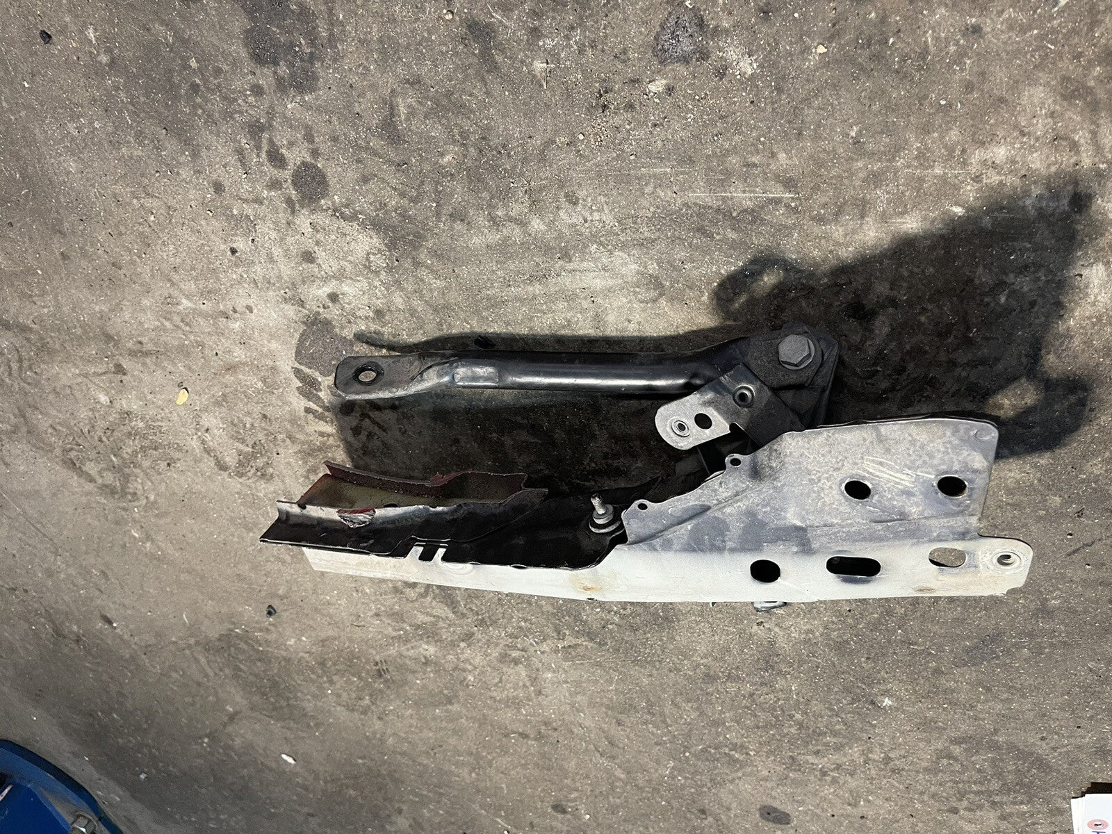 07-11 BMW E92 E93 M3 Front Right Fender Apron SECTION OEM