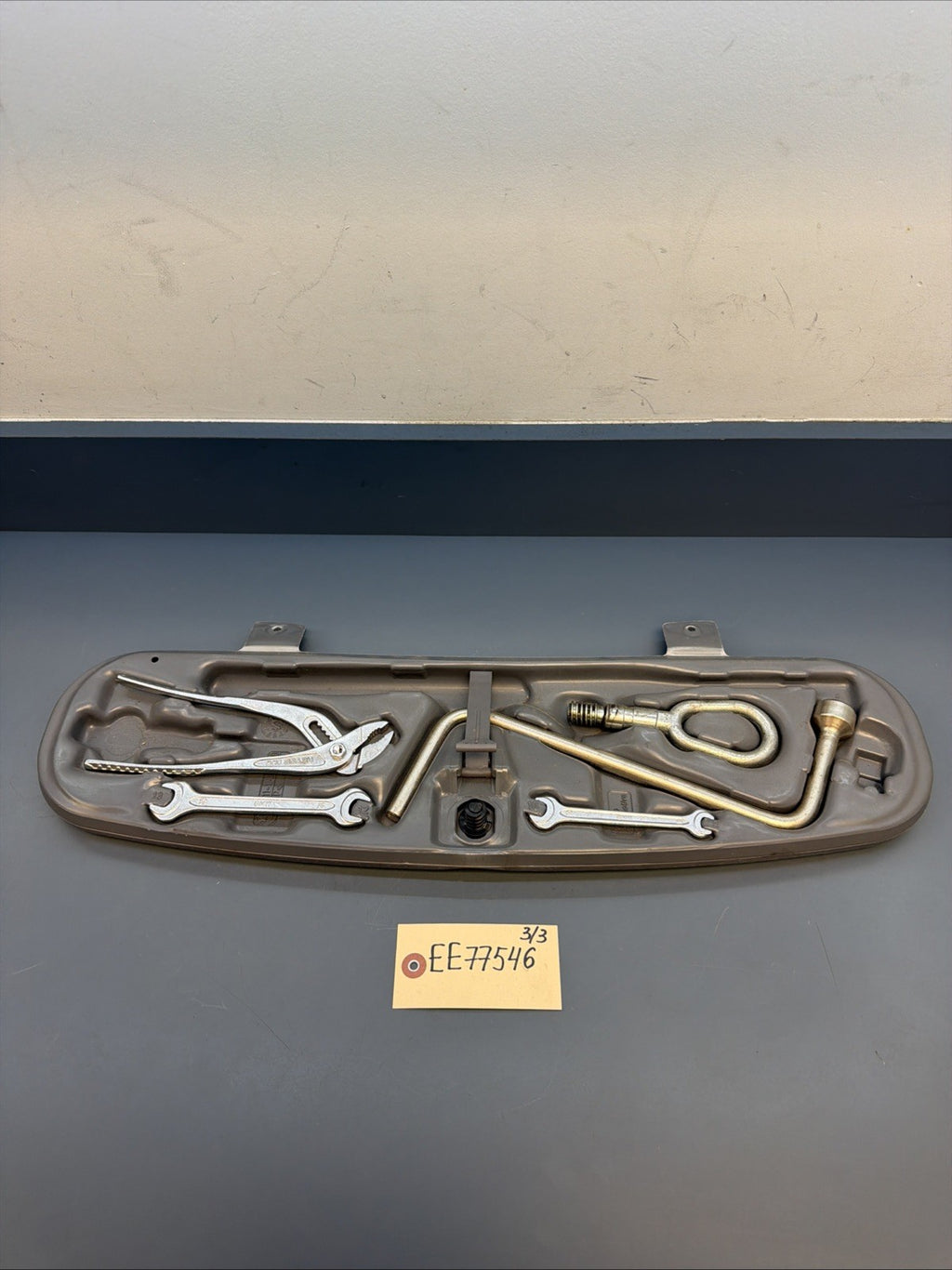 00-06 BMW E46 323 325 330 Rear Trunk Emergency Tool Spare Tire Kit Set OEM
