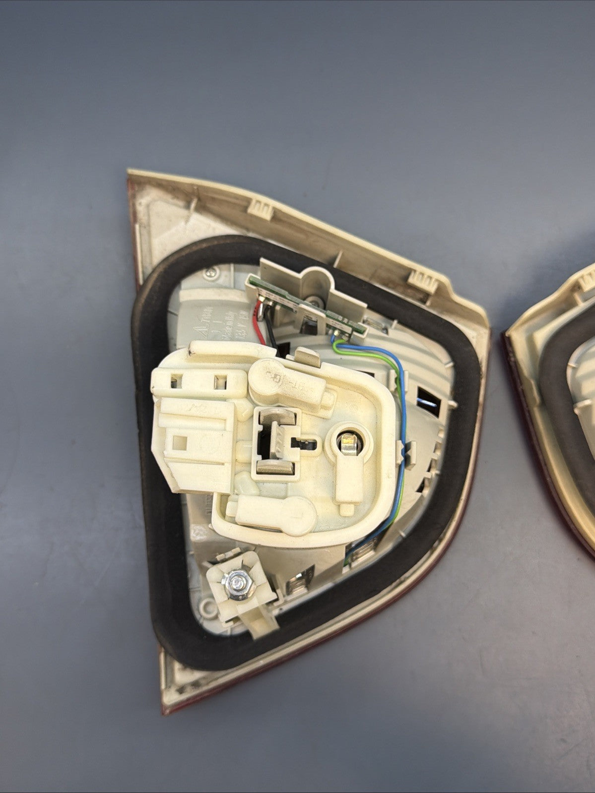 09-11 BMW E90 SEDAN LCI Rear Left Right Inner Tail Light Set OEM 7154155 7154156