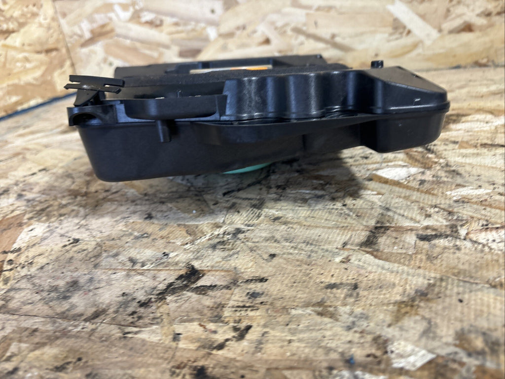 12-17 BMW F80 F30 3-SERIES RIGHT SUBWOOFER SPEAKER HARMAN KARDON OEM 9210152
