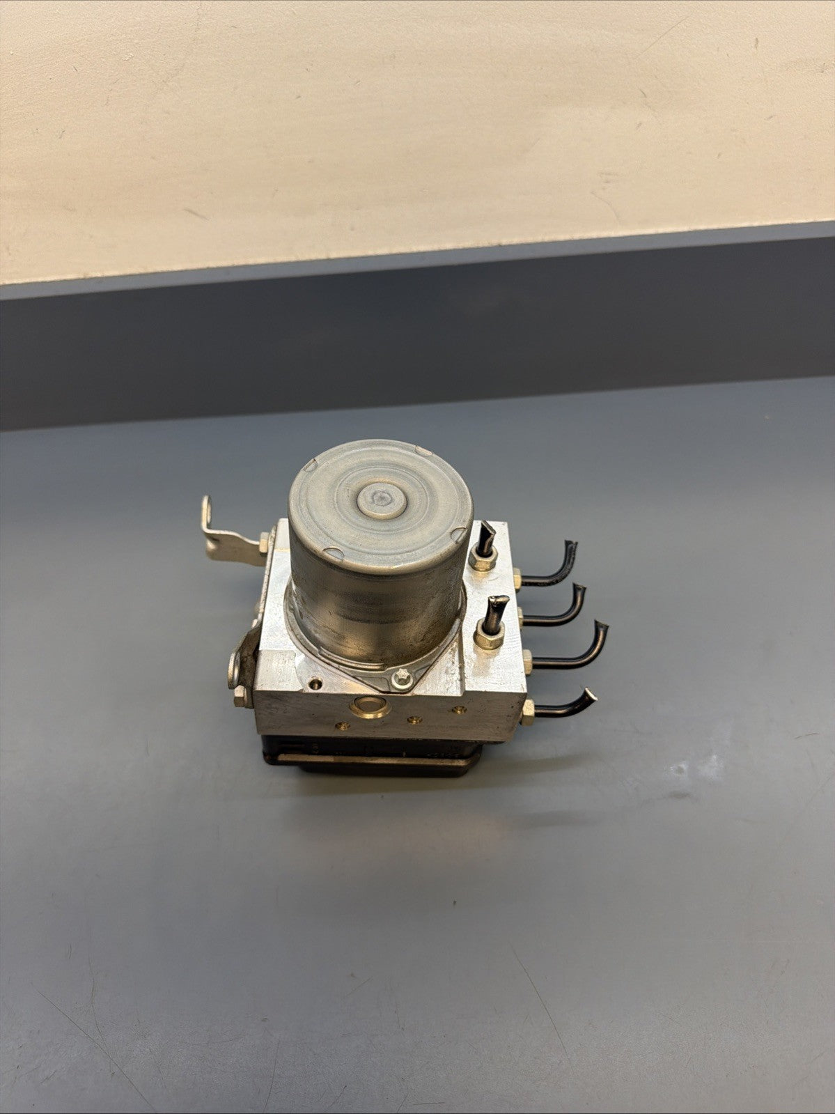 2007–2013 BMW 3 Series E90 E92 E93 ABS Pump / Control Module OEM 34516780161-01