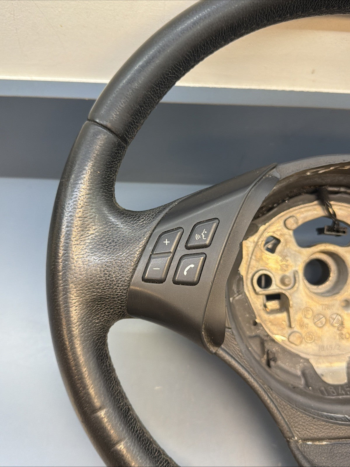BMW E90 E91 E92 E93 2006-2012 325i 328i 330i 335i non-sport steering wheel OEM