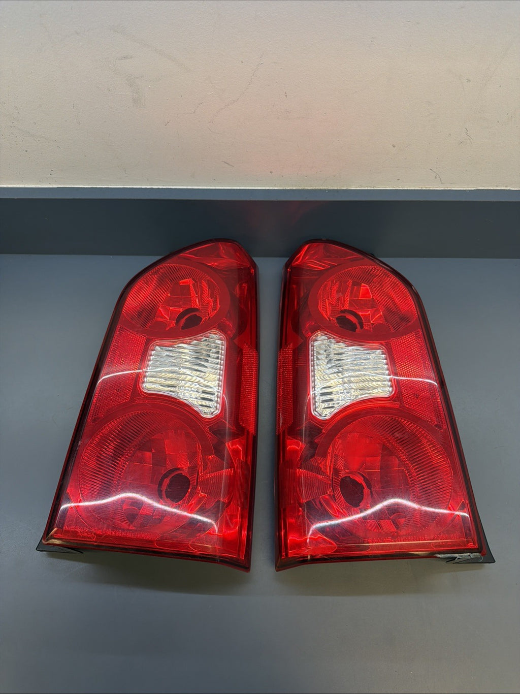 05-2015 Nissan Xterra Pair Rear Tail Lights Driver & Passenger Side AFTERMARKET