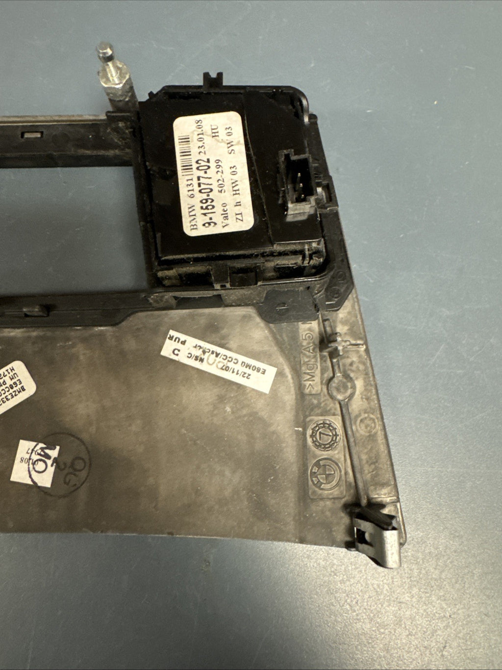 04-10 BMW 535I E60 FRONT DASH HEATED SEAT TRACTION PANEL OEM 6978690