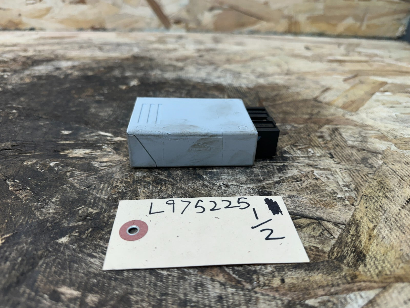 BMW 11-17 F25 X3 F30 3 SERIES F10 5 SERIES TOWING CONTROL MODULE OEM 6850496