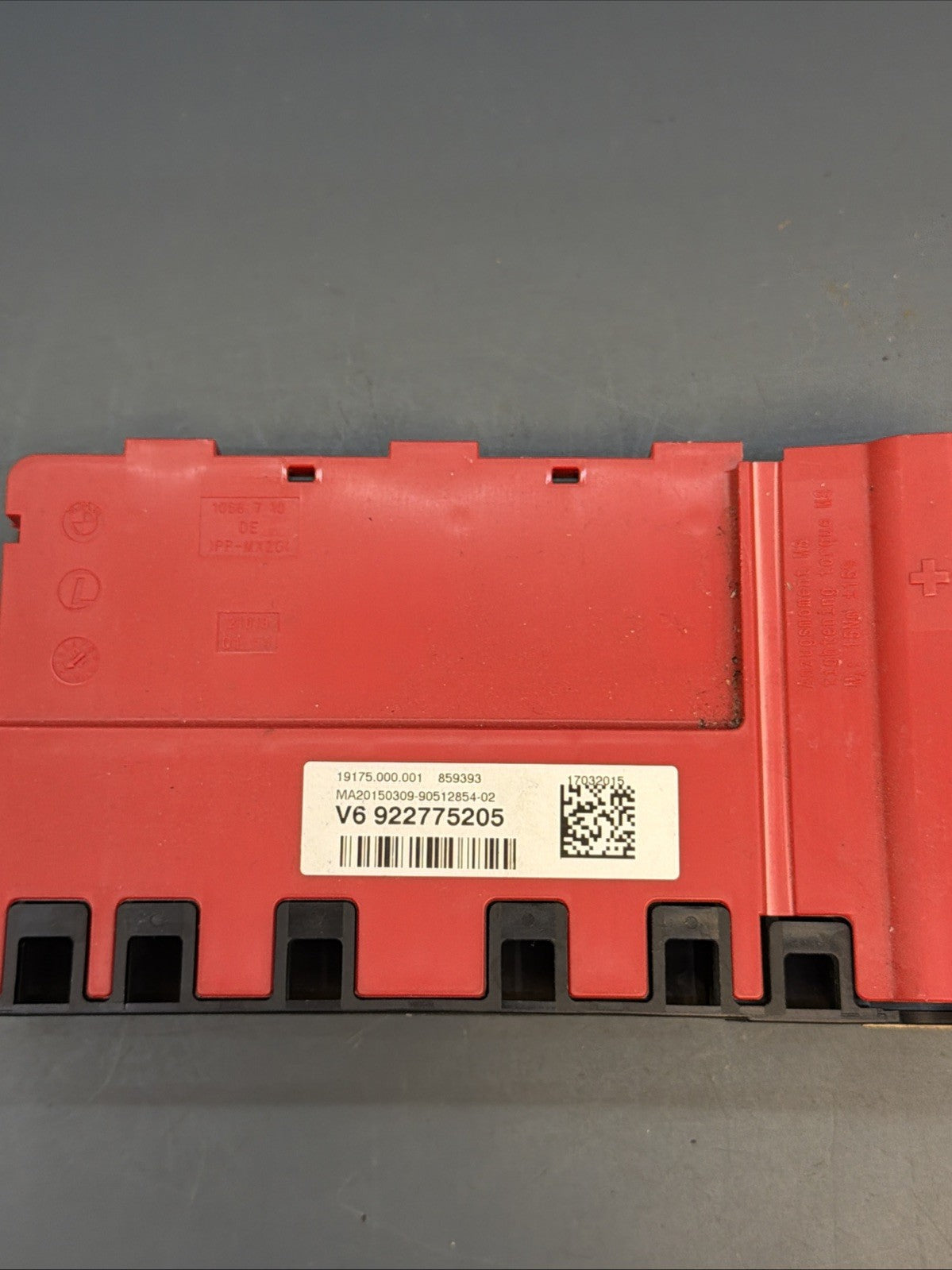 12-18 BMW F30/32/36/22/23 328I BMW BATTERY POWER DISTRIBUTION FUSE BOX 922775205