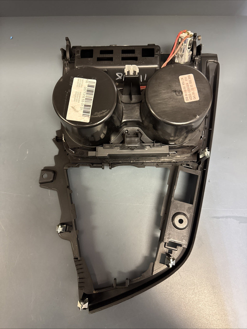 2012-2016 BMW 328i CENTER CONSOLE CUP HOLDER ASHTRAY COVER TRIM 9218925 OEM.