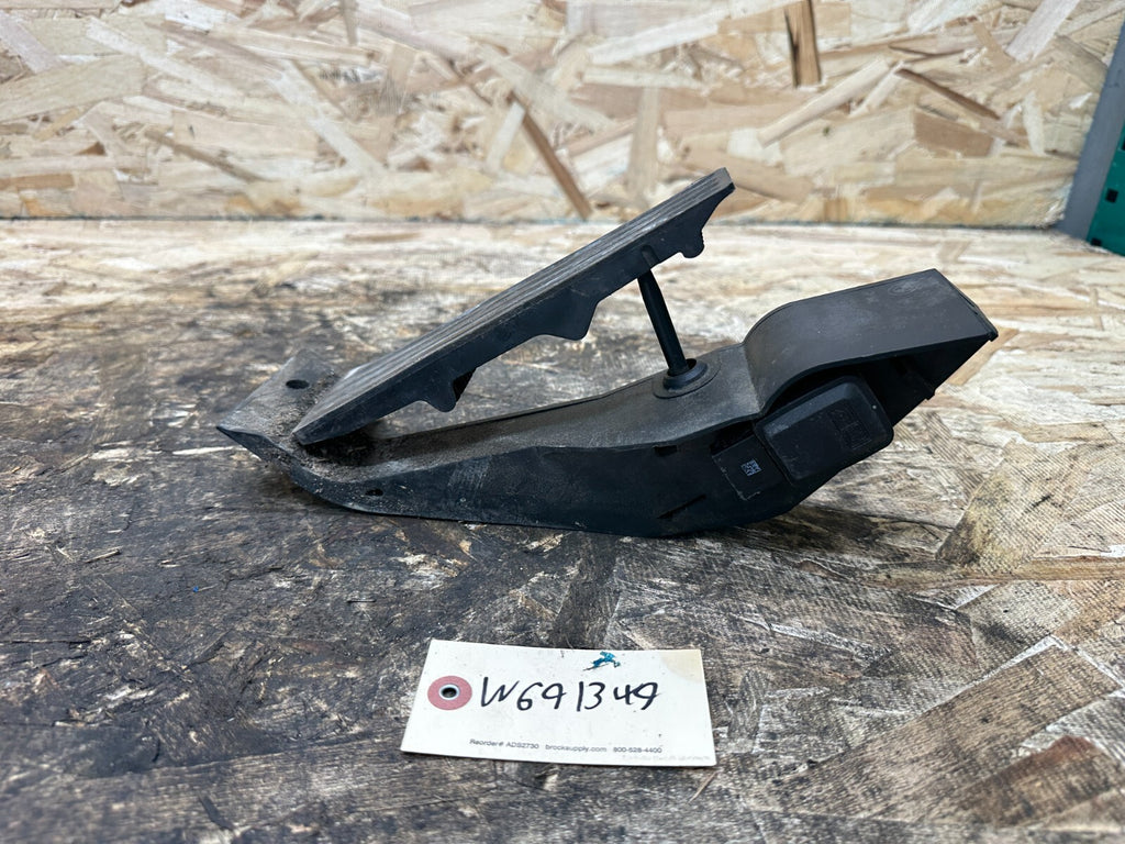 BMW E60 E90 E92 E83 3 5 SERIES X3 THROTTLE ACCLERATOR GAS PEDAL OEM 6772645