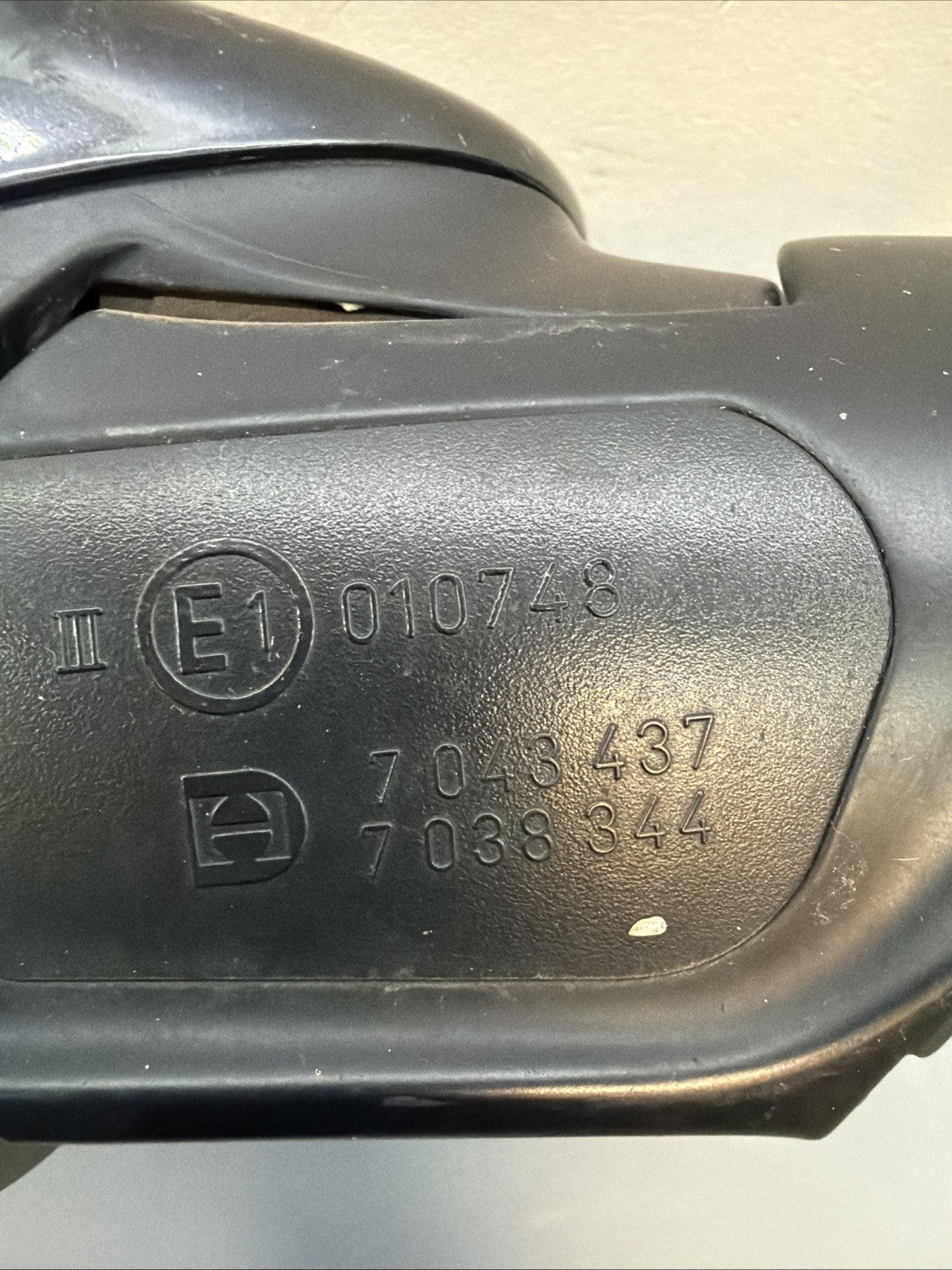 2006-2010 BMW 528i Front Right Side Door Side View Mirror Assembly 7043437 OEM