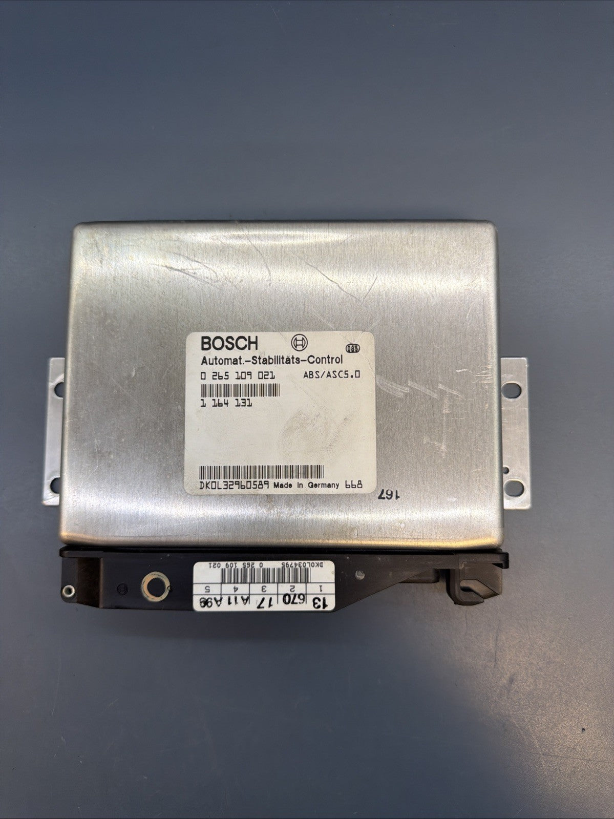 1999 BMW 740 BODY CONTROL MODULE BCM BCU BOSCH 1164131