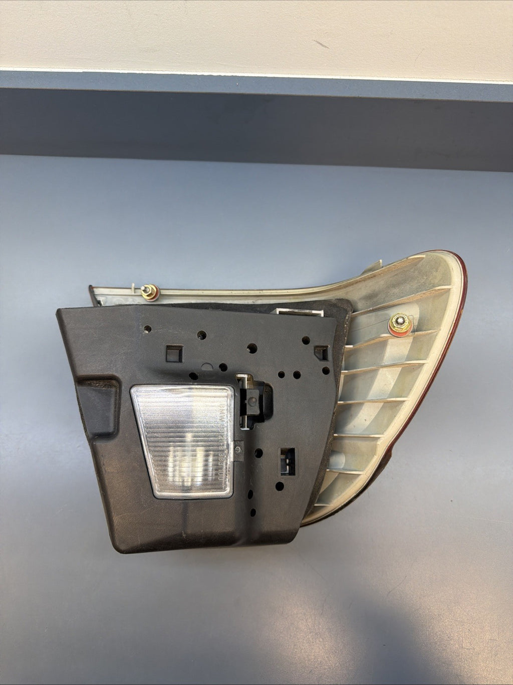 1999-2001 BMW 320i 323i 325i Sedan Right Passenger OEM 8364922 Tail Light