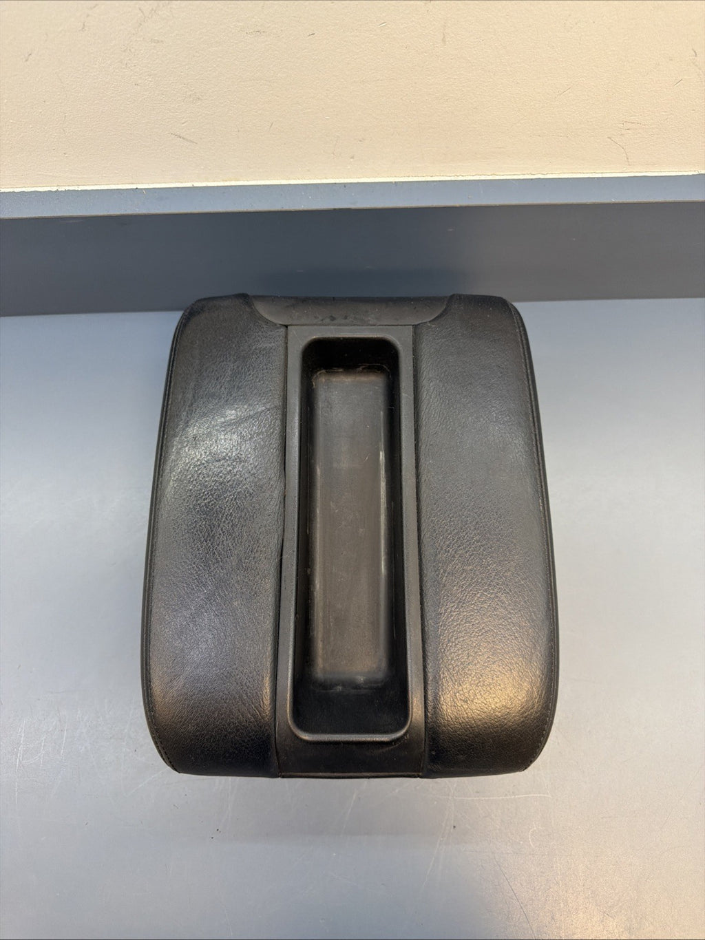 98-03 BMW 5 SERIES E39 525i 530i Front Center Console Arm Rest Cover 804033