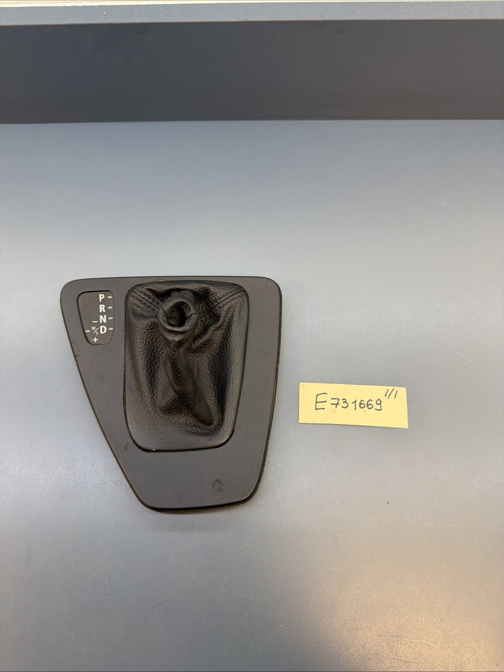 2007-2013 BMW E90 328i Gear Shifter Cover W Trim Indicator 7155643