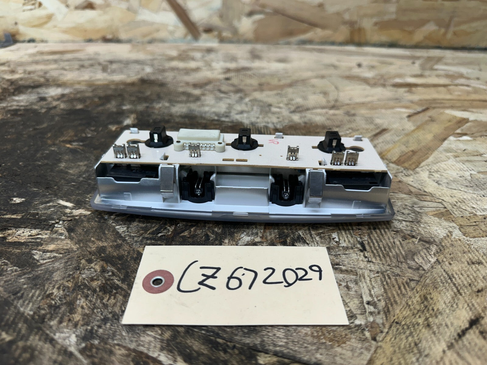 BMW 04-10 E60 FRONT OVERHEAD DOME LIGHT OEM 6962057