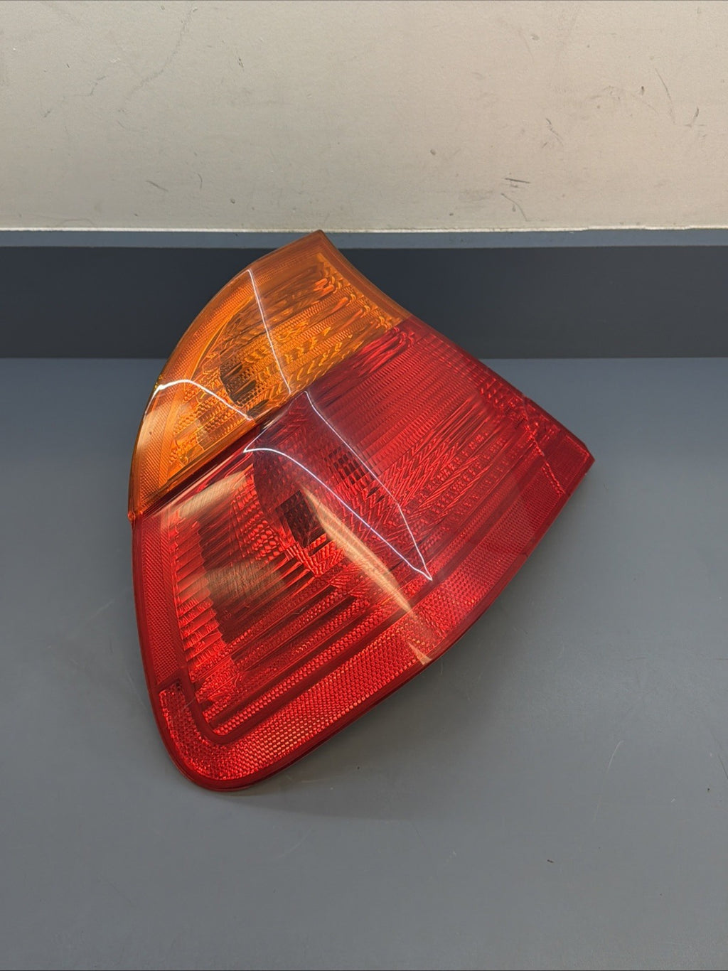 99-01 BMW 325I E46 TAIL LIGHT TAILLIGHT LEFT DRIVER SIDE 8364921 *READ*