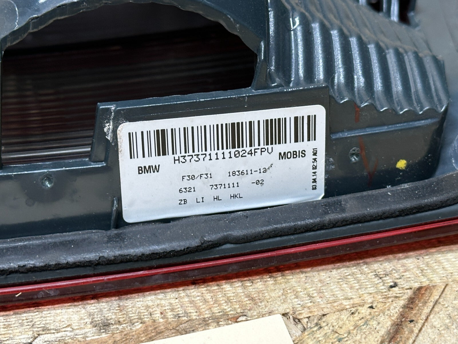 BMW 2011-2015 F30 3 SERIES LEFT DRIVER SIDE TAIL LIGHT SET OEM 7372785/7371111
