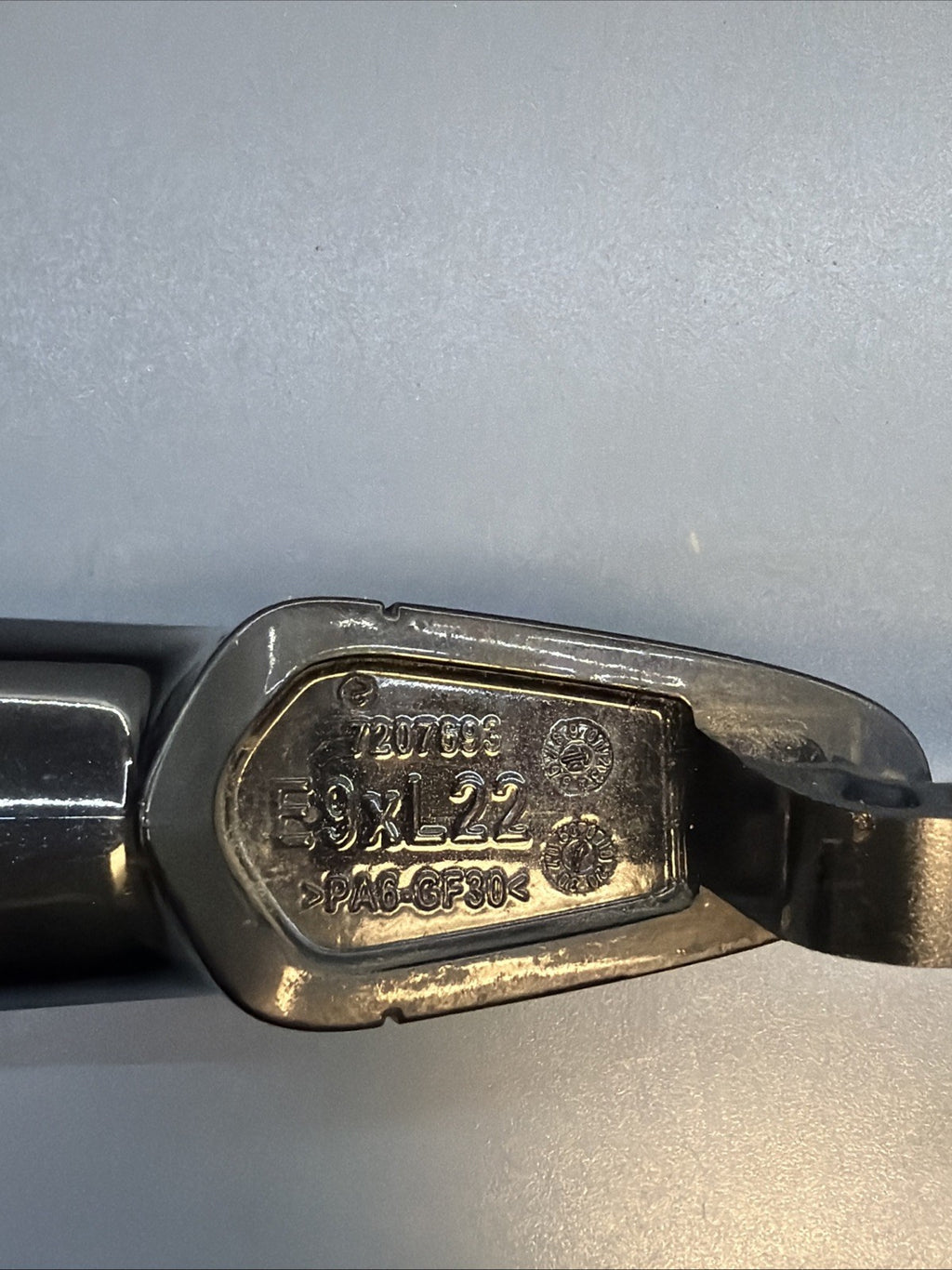 07-13 BMW E90 E92 E70 X5 FRONT LEFT DRIVER EXTERIOR DOOR HANDLE 7207693 W KEY