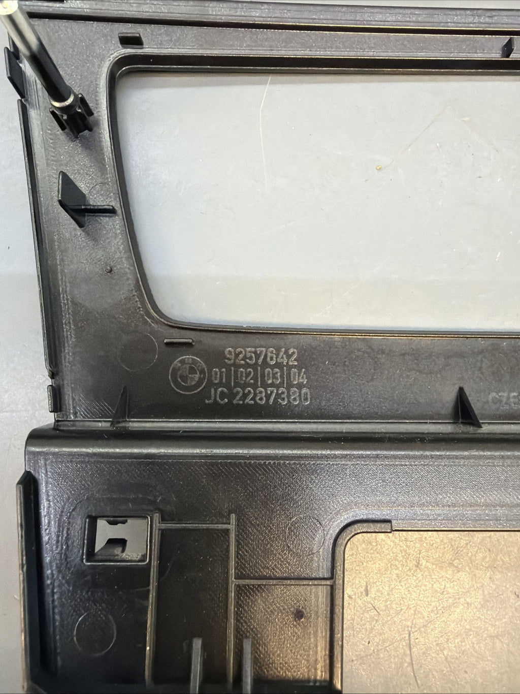 13-15 BMW X1 E84 Dashboard CIC Radio Headunit Bezel Trim 9257642 OEM