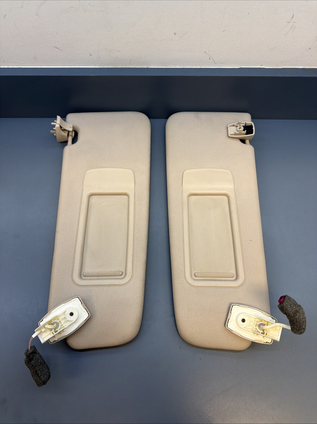 2013 BMW F10 Left And Right Driver Passenger Sun Visor Set OEM 6905983 BEIGE