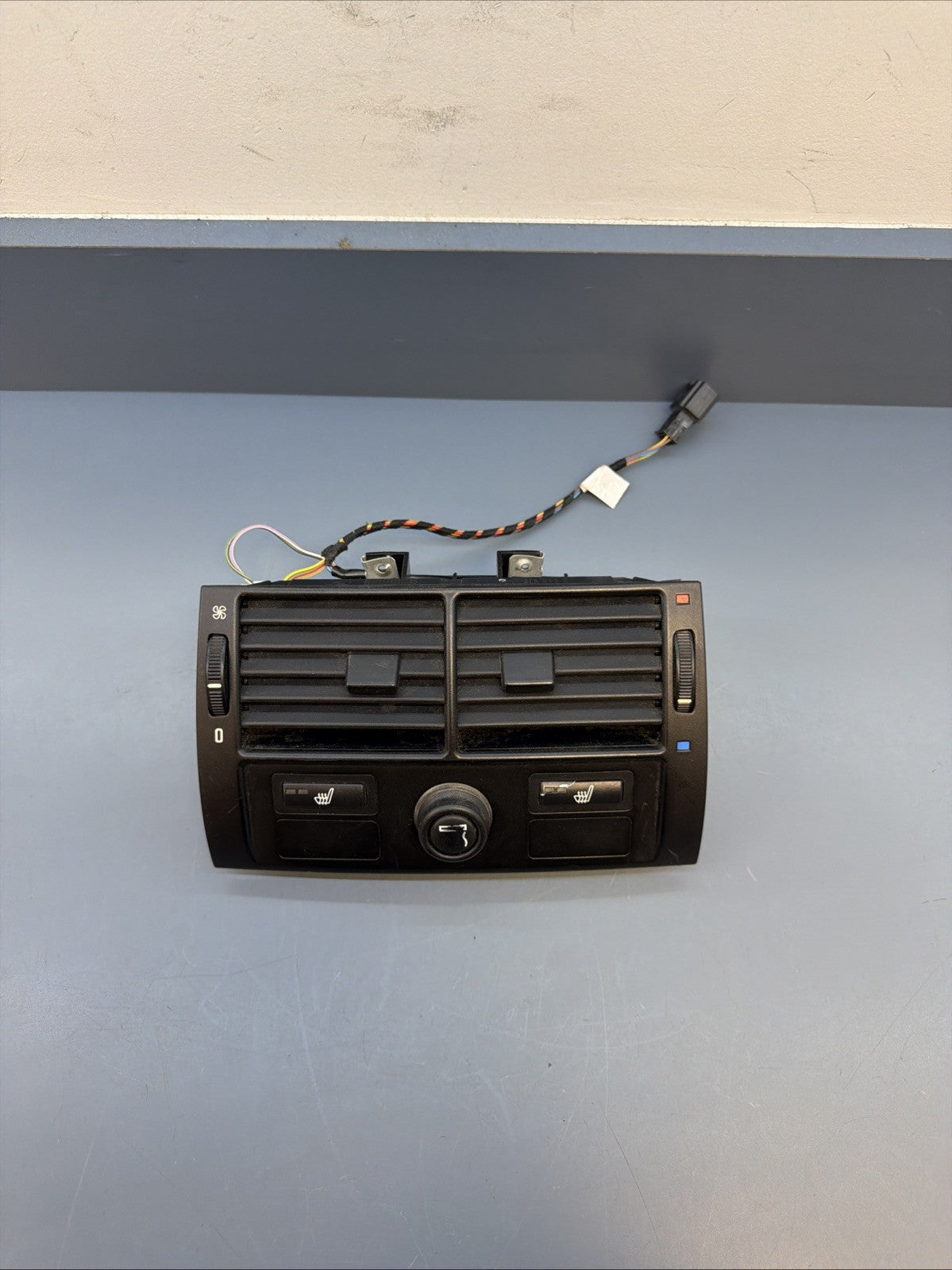 2000-2006 BMW E53 X5 Rear Center Console AC Air Vent OEM 8409081