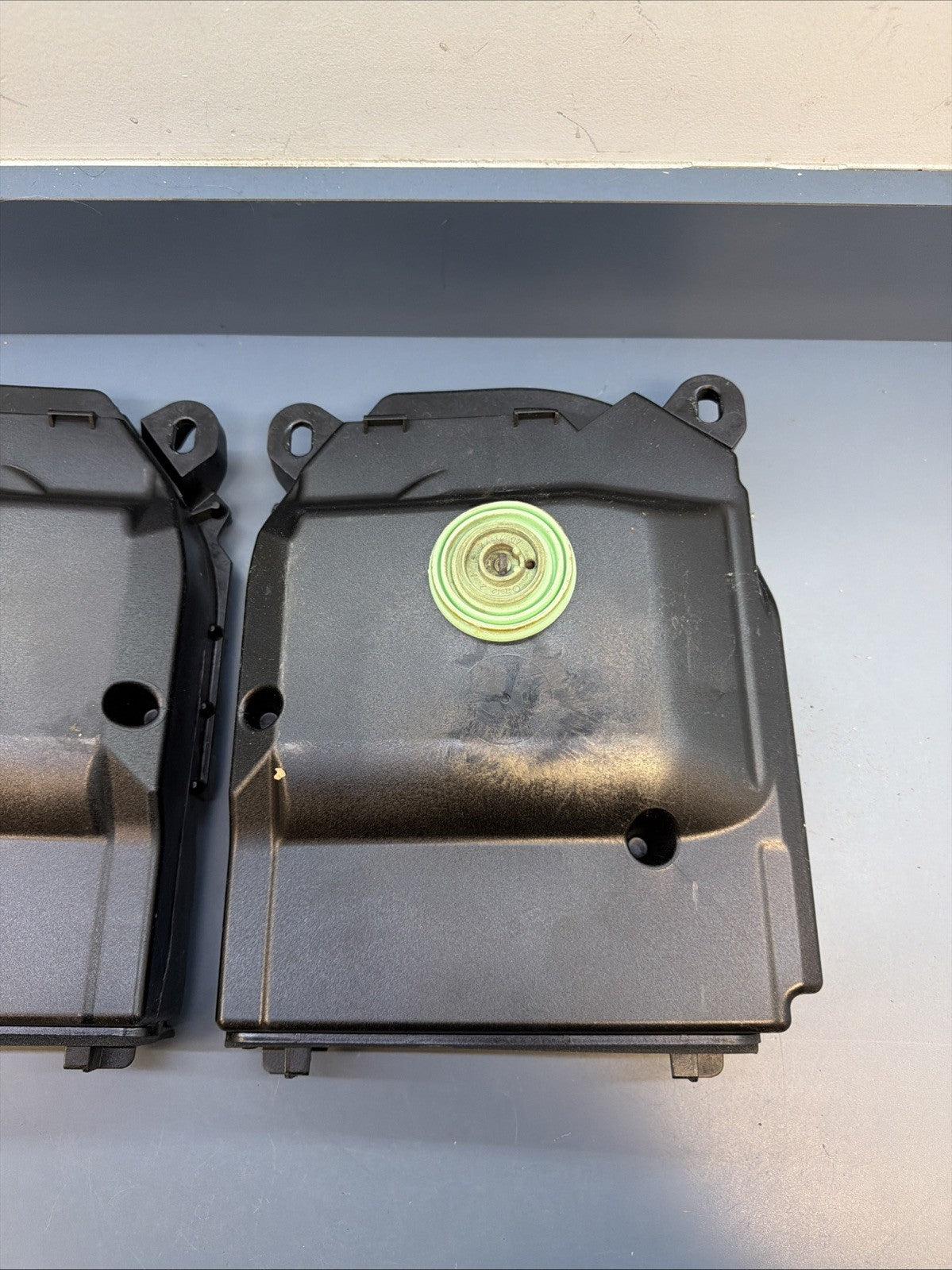 08-13 BMW E92 E90 3 SER FRONT LEFT & RIGHT HI-FI SUBWOOFER SET 9143143 9143144