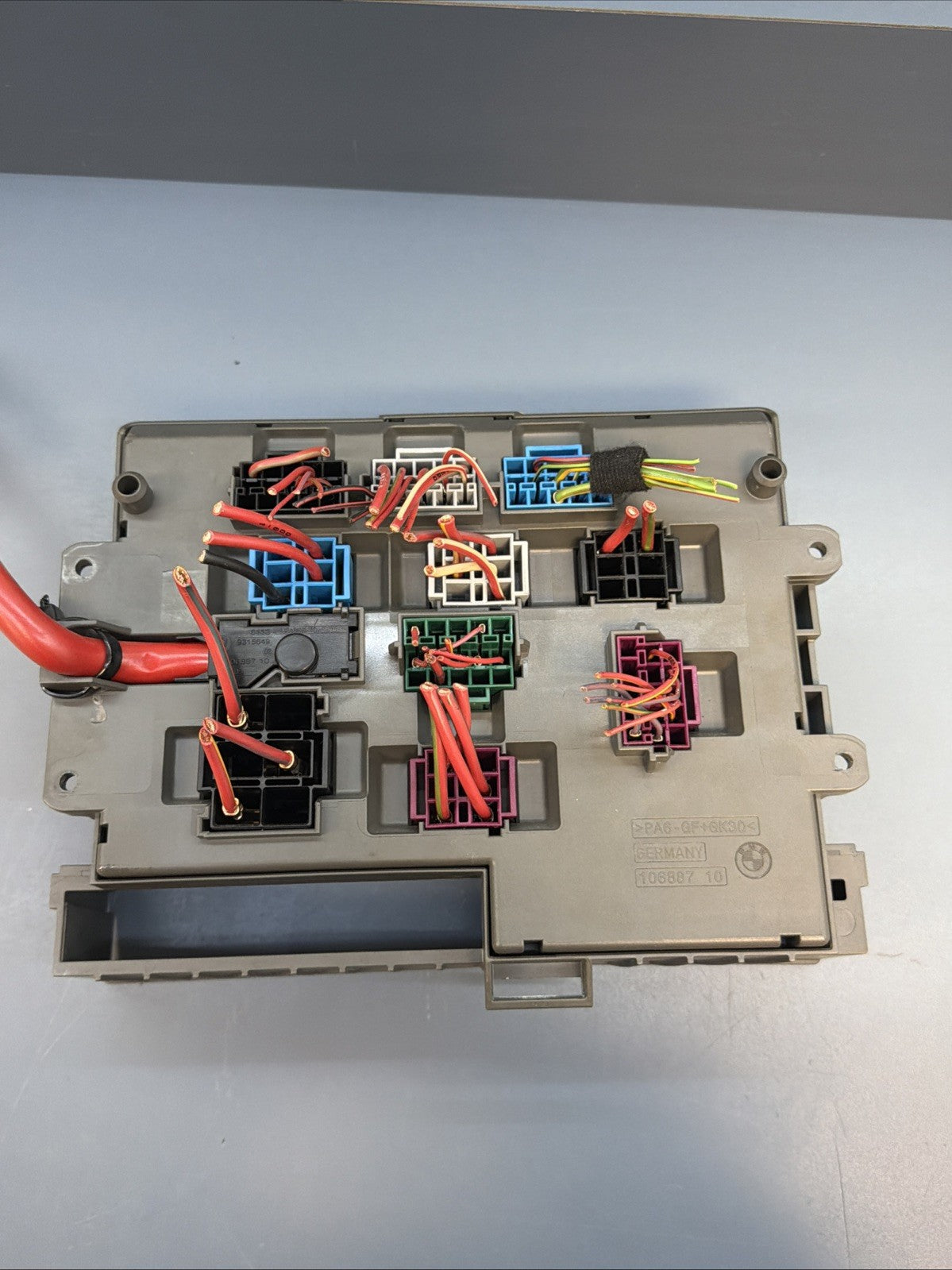 BMW 1 3 X1 Series E90 E91 E84 E87 Fuse Box Front Power Distribution 9119444