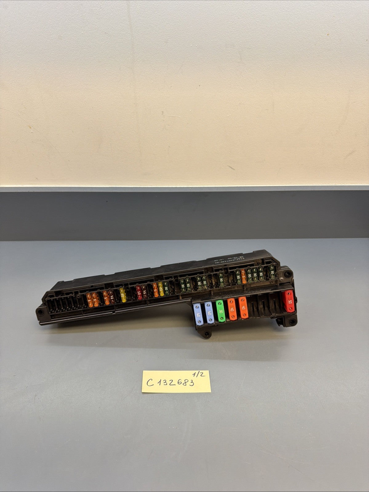 2009 BMW E60 535i PASSENGER SIDE CABIN FUSE BOX RELAY OEM USED TESTED 6957330
