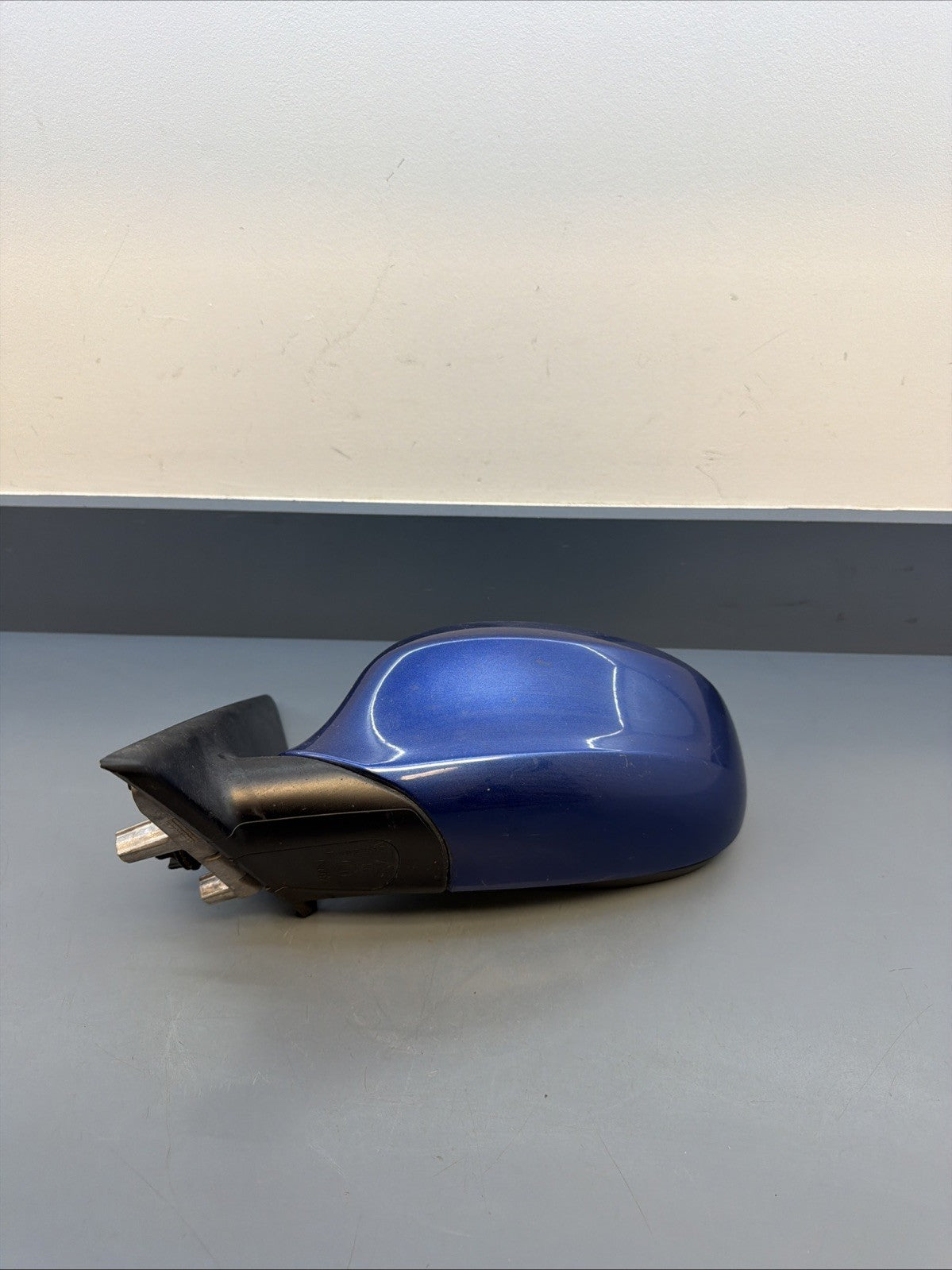 2009–2011 BMW 335i E90 Front Driver Side Mirror OEM 7182695 BLUE