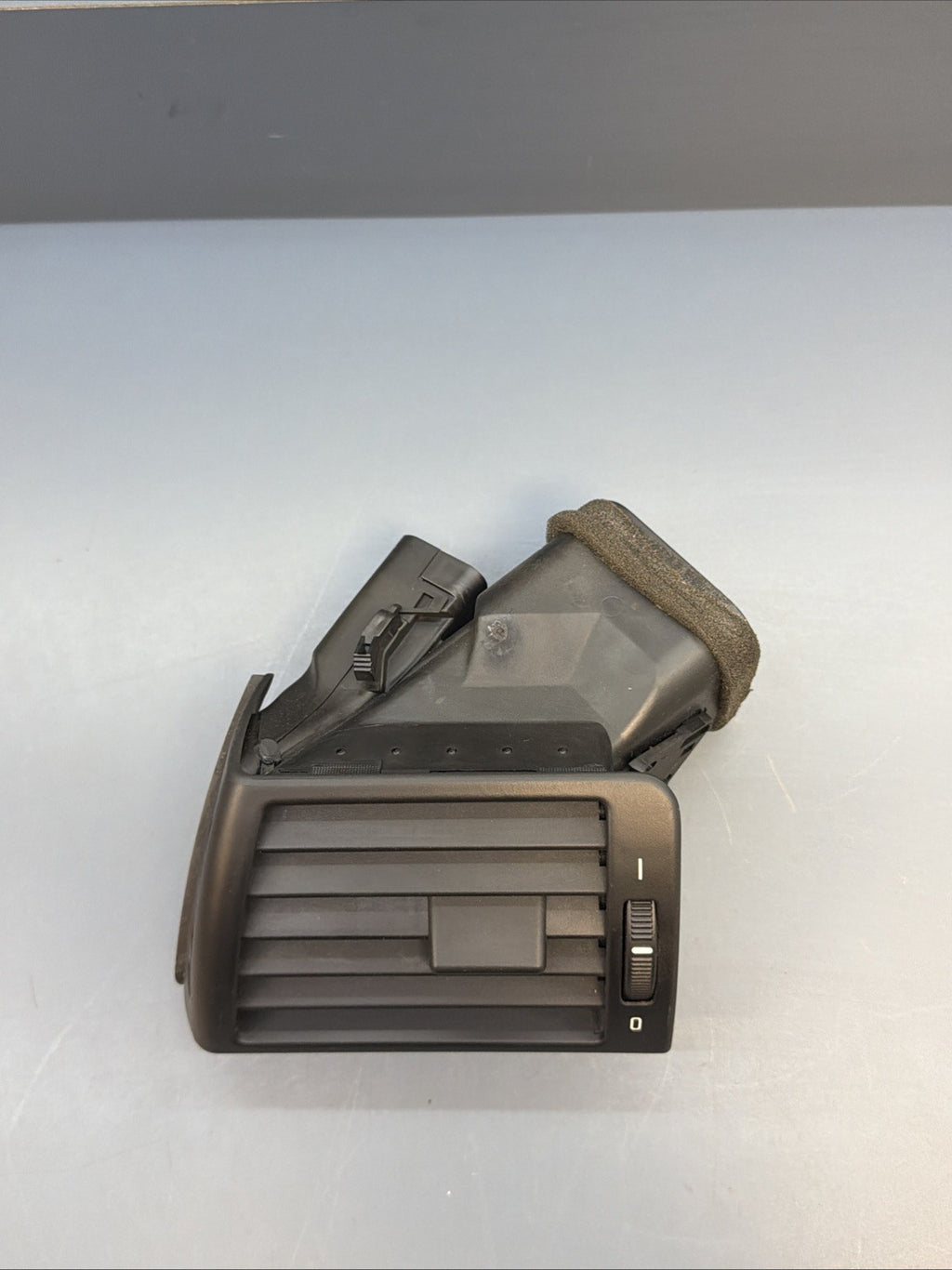 00-06 BMW E46 3 Series Left Air Vent Port A/C Genuine OEM 8361897