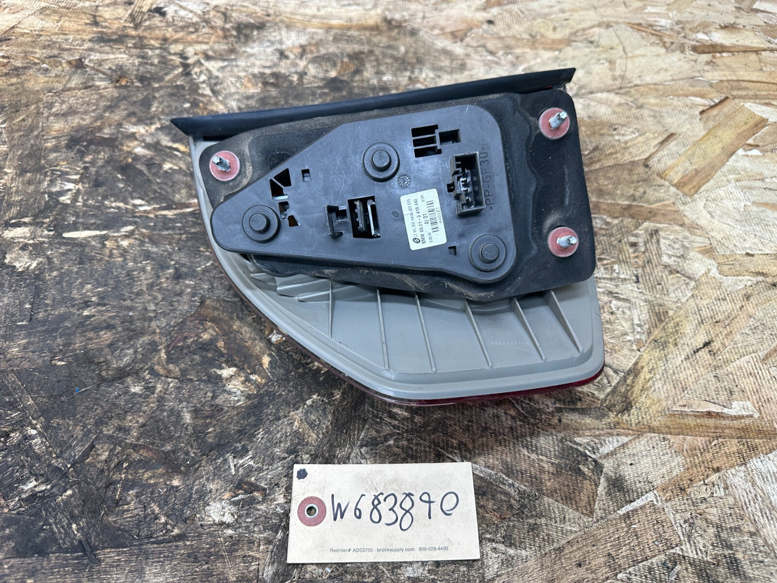 BMW 2003-2006 E83 X3 PRE LCI REAR LEFT+RIGHT OUTER TAIL LIGHT SET OEM 3404103+4