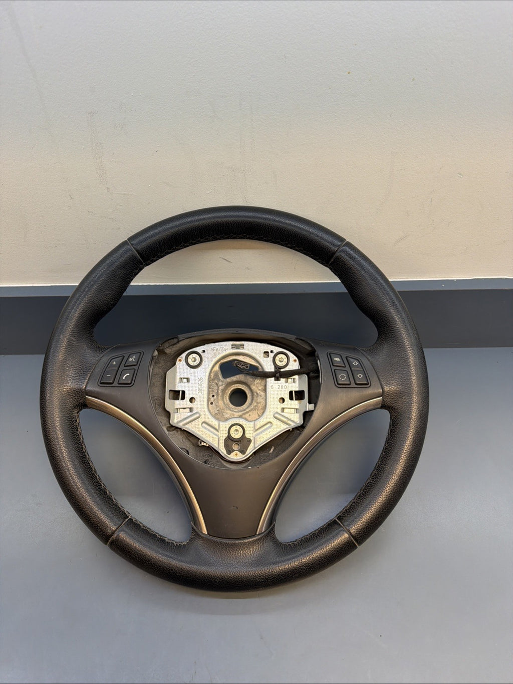 07-11 OEM BMW E82 E90 E92 E93 X1 328 335 Sport Leather Steering Wheel 6772147