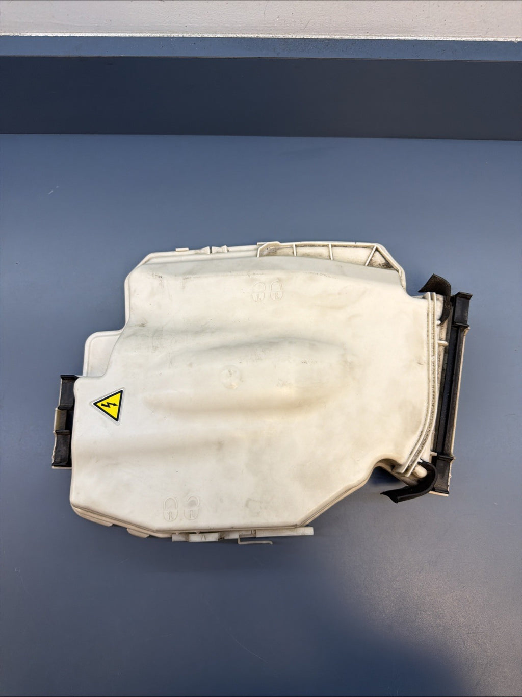 BMW E88 E82 E90 E92 E84 DME ECU Electronic Computer Box Top Cover Housing OEM