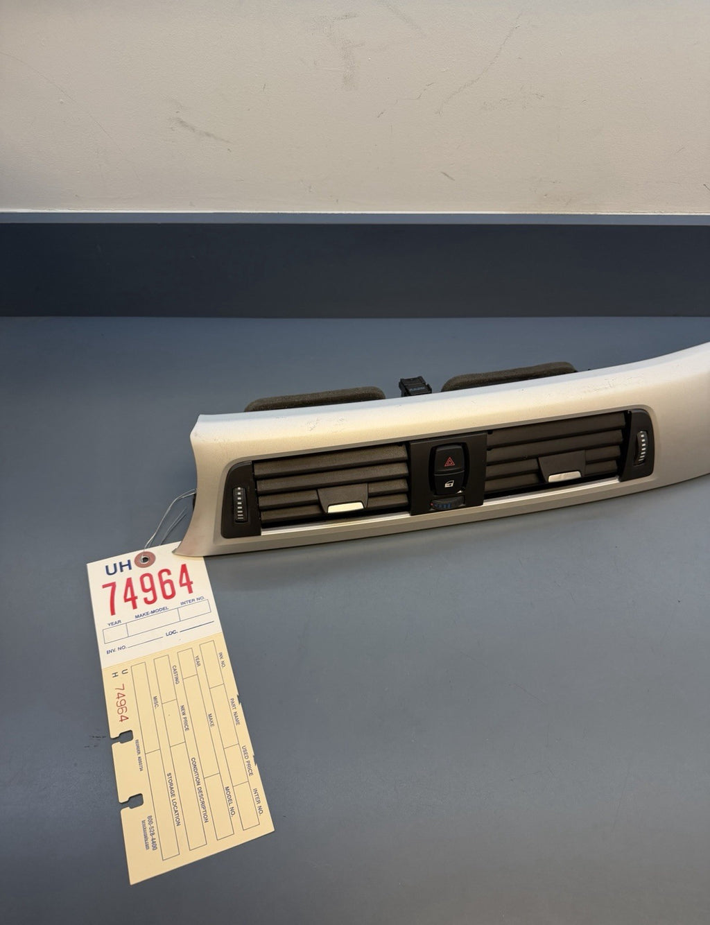 BMW F30 F31 F32 F33 F36 Center Dash Trim w/ Dual Air Vent OEM 9218552 9231206