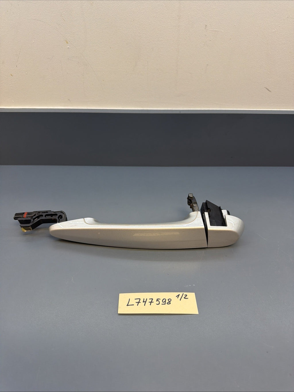 2007-13 BMW E90 E70 FRONT RIGHT DOOR EXTERIOR HANDLE 7138248 SILVER Keyless